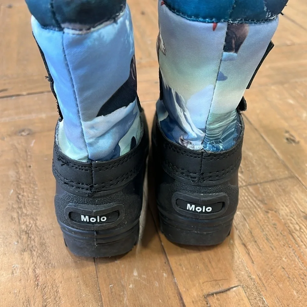 Molo driven arctic landscape snow boots